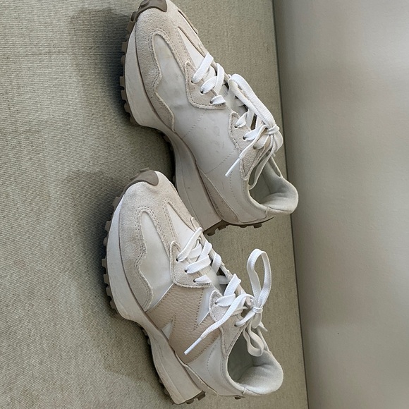 New Balance Women's 327 Sneakers in White and Tan - Picture 3 of 5